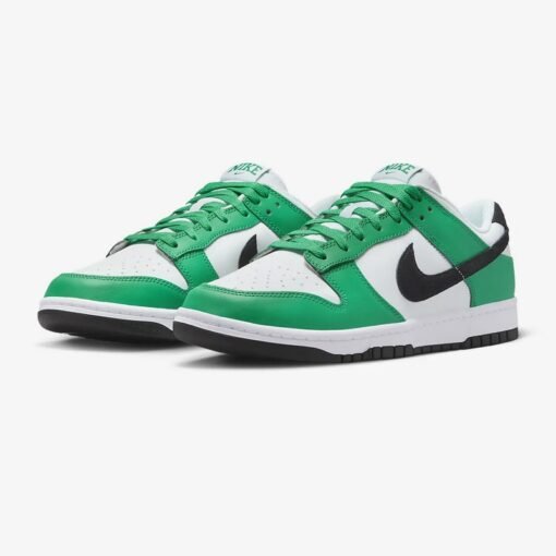 Eagles Dunk Low Sneakers